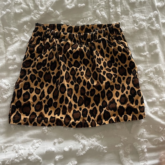 Carter’s toddler girls leopard skirt - Picture 2 of 3